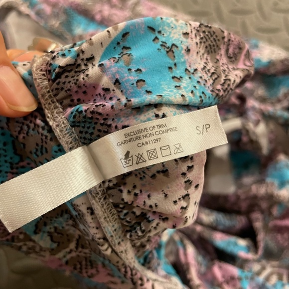 Two piece bathing suit - Picture 4 of 10